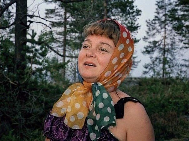 Живешь-живешь себе, а потом БАЦ!!! И шЫшнадцать уже не тебе, а детям!...)