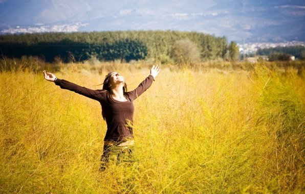 Очень важно научиться никого не держать… Есть рядом хорошие люди — радуйся, нет рядом никого — отдыхай, переосмысливай жизнь…