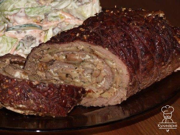 Мясной рулет с грибами