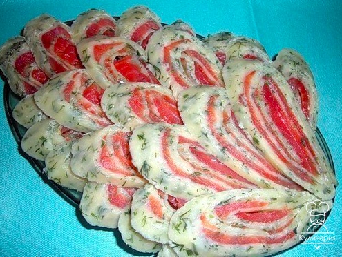 Сырный рулет с форелью.