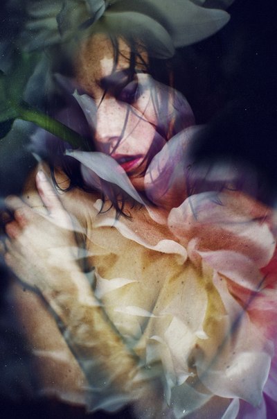 Лара Киоссес (Lara Kiosses) — fine-art и фэшн-фотограф из Франции. 