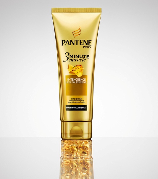 Если твои волосы сильно повреждены, ухода с помощью классического бальзама-ополаскивателя будет недостаточно. Концентрированная формула бальзама-ополаскивателя 3 Minute Miracle восстановит даже самые поврежденные волосы, оставляя их гладкими и полными жизни