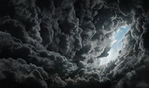 Французский фотограф Себ Жаньяк (Seb Janiak) создал серию под названием «Королевство». 
