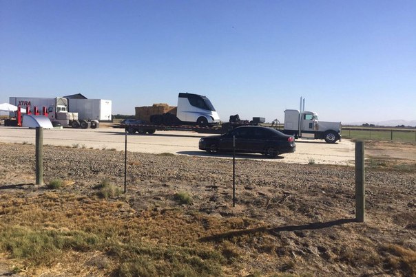 Презентацию грузовика Tesla перенесли на ноябрь