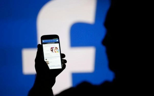 Facebook начнёт обозначать новости «индикатором доверия»
