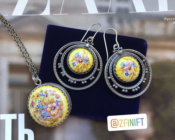 В ожидании лета!  Кулон и серьги в наличии. Финифть. Ручная работа