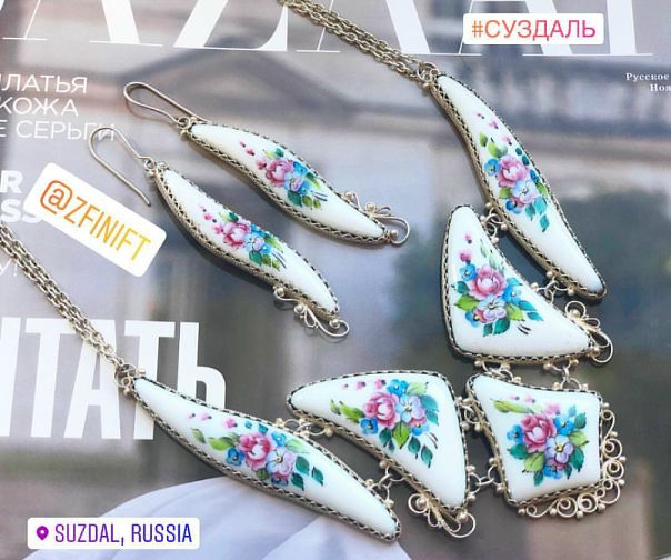 Комплект в наличии. Финифть. Ручная работа