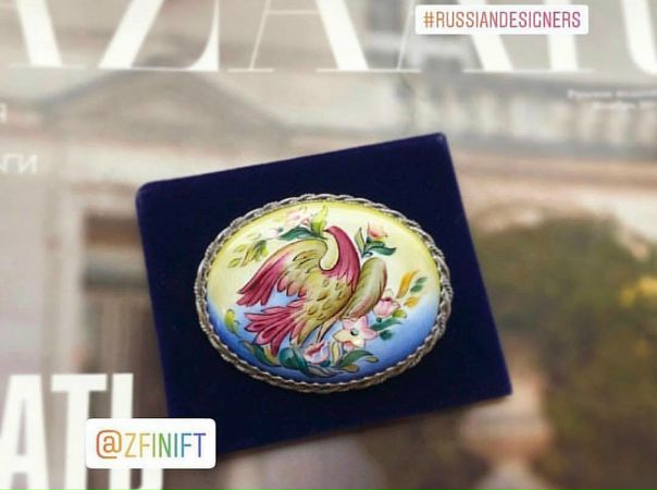 Брошь в наличии. Финифть. Ручная работа  