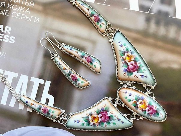 Комплект в наличии. Финифть. Ручная работа