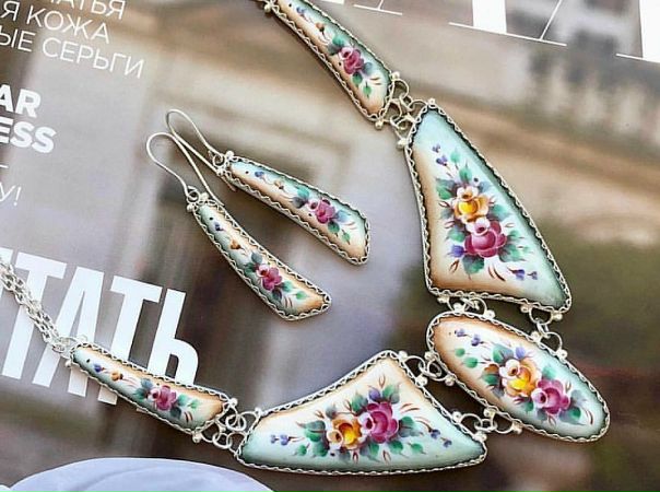 Комплект в наличии. Финифть. Ручная работа