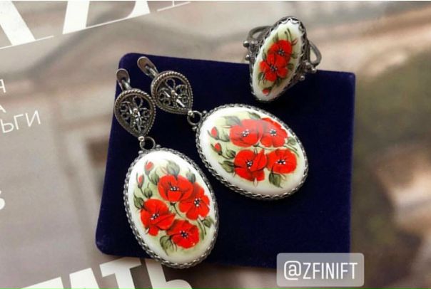 Комплект в наличии. Финифть. Ручная работа