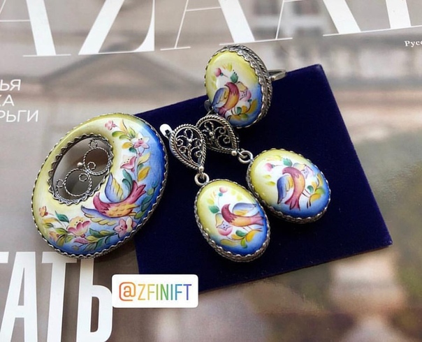 Комплект в наличии#русскийстиль #ростовскаяфинифть #ярмаркамастеровмосква #ярмаркамастеров #финифть #russianstyle #russiandesigners #enameljewelry #bestmasters #лобня #москва #ручнаяработа #enameling #горячаяэмаль #hotenamel #ручнаяработа #незабудки #enameljewellery #пасха #роза #цветы #куркино #жкмечта #instagiveaway #розыгрыш #конкурс