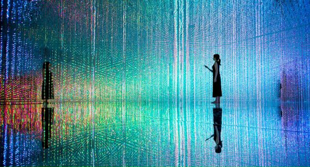 Авторы проекта японская студия Teamlab