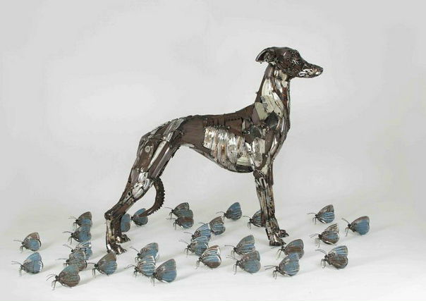 Мастер магазина скульптур Green Hand Sculpture создает из старых запчастей красивые фигуры животных и насекомых. Несмотря на достаточно грязный и грубый материал, результат такой работы выглядит нежно и очень красиво.