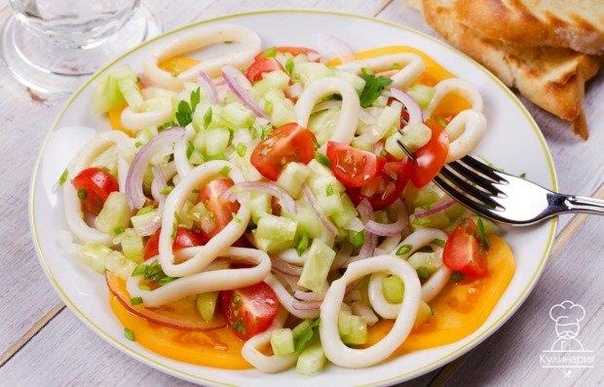 Салат с кальмаром и фенхелем