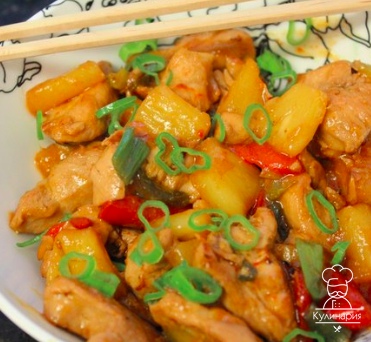 Курица с ананасами
