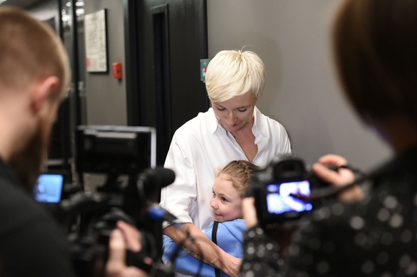 Представляем вам новый клип группы «Ночные Снайперы» на трек «Рингтоном»: 