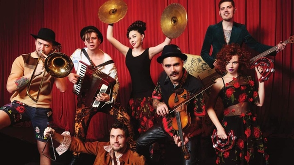 Ко Дню Победы The Hatters выпустили кавер на песню «Где-то далеко»: 