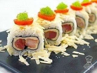 Ролла с семгой и креветками