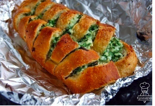 Батон с сыром и чесноком