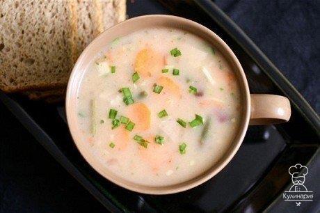 Легкий куриный суп с зеленью