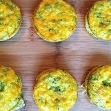 Яичные маффины с сыром и брокколи