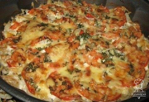 МИНТАЙ С ПОМИДОРАМИ И СЫРОМ 